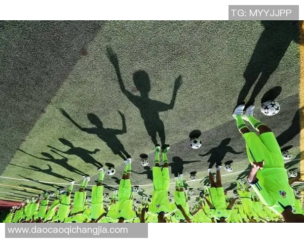 半张脸凝聚足球巨星力量展现绿茵激情与不屈奋斗精神